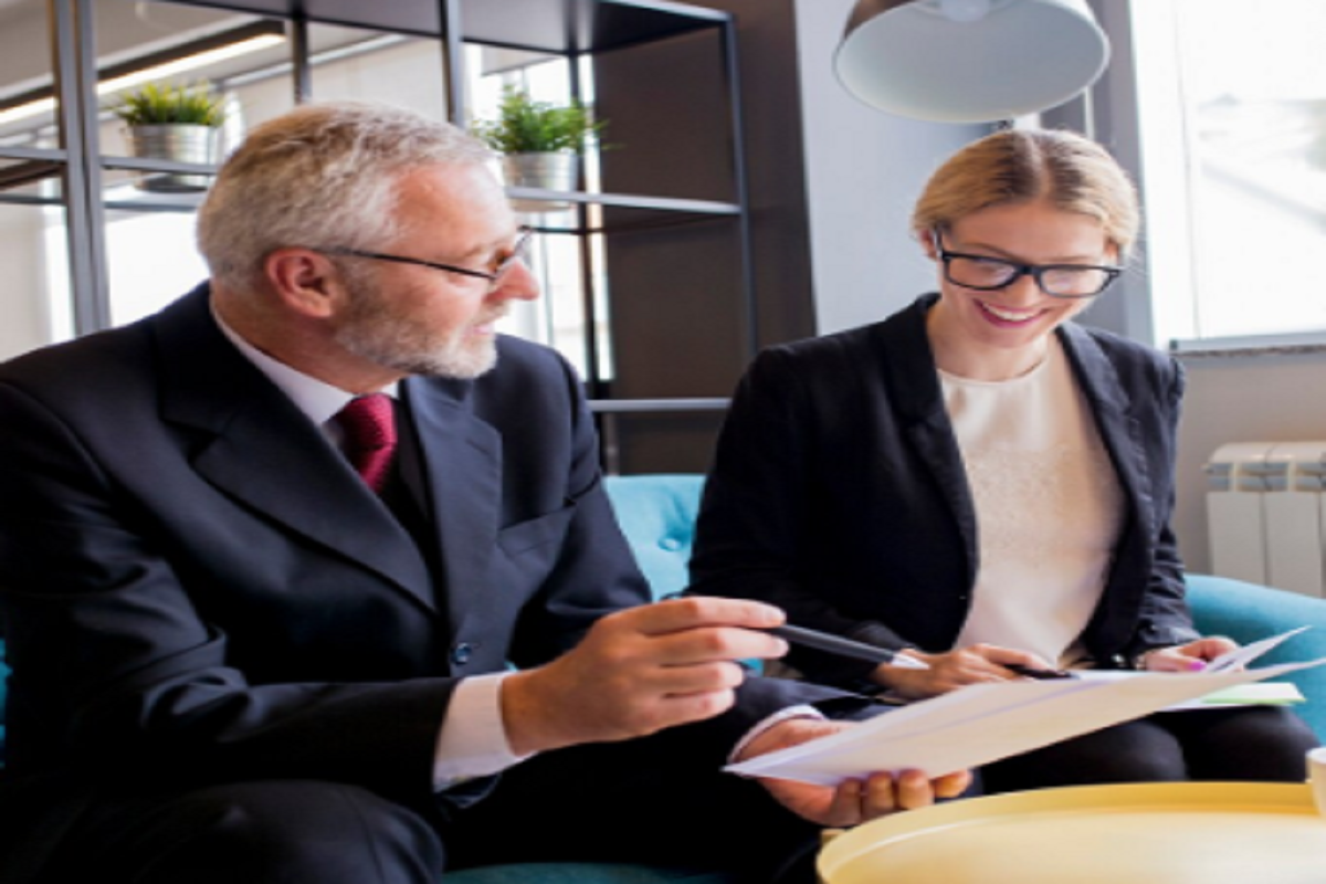 How Can a Dubai Commercial Lawyer Boost Your 2025 Growth?